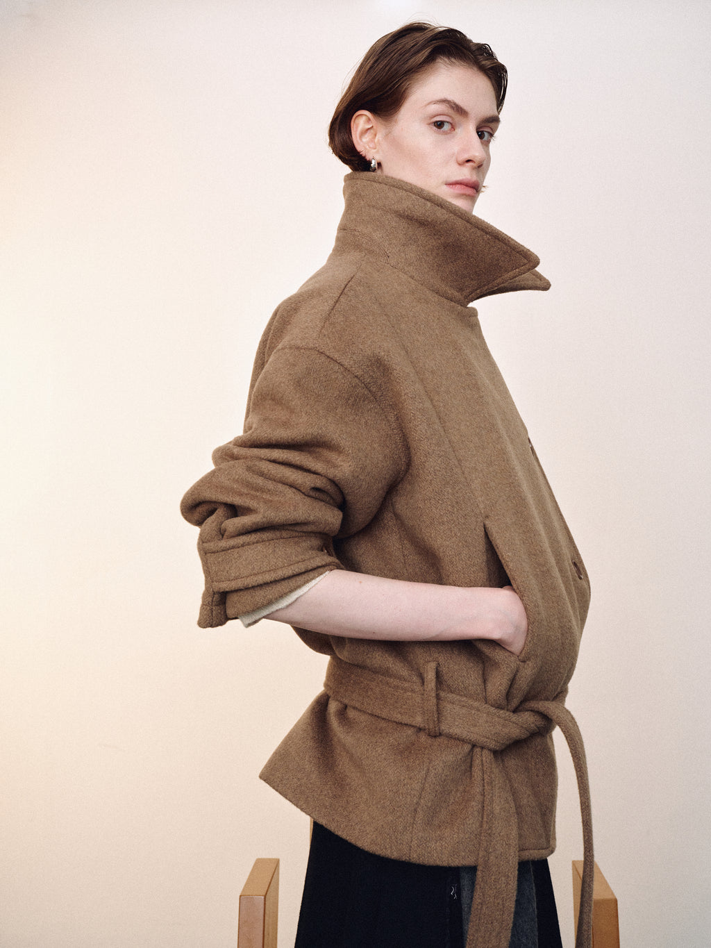 (W) WOOL ASYMMETRICAL SHORT COAT_ OLIVE BROWN