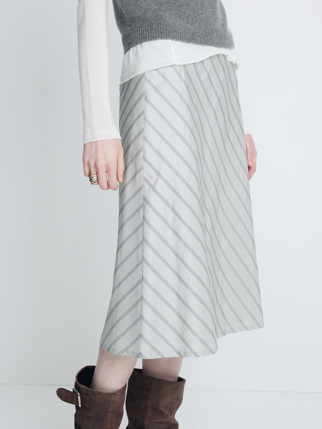 (W) SILK STRIPES MIDI-SKIRT_ GREY STRIPE