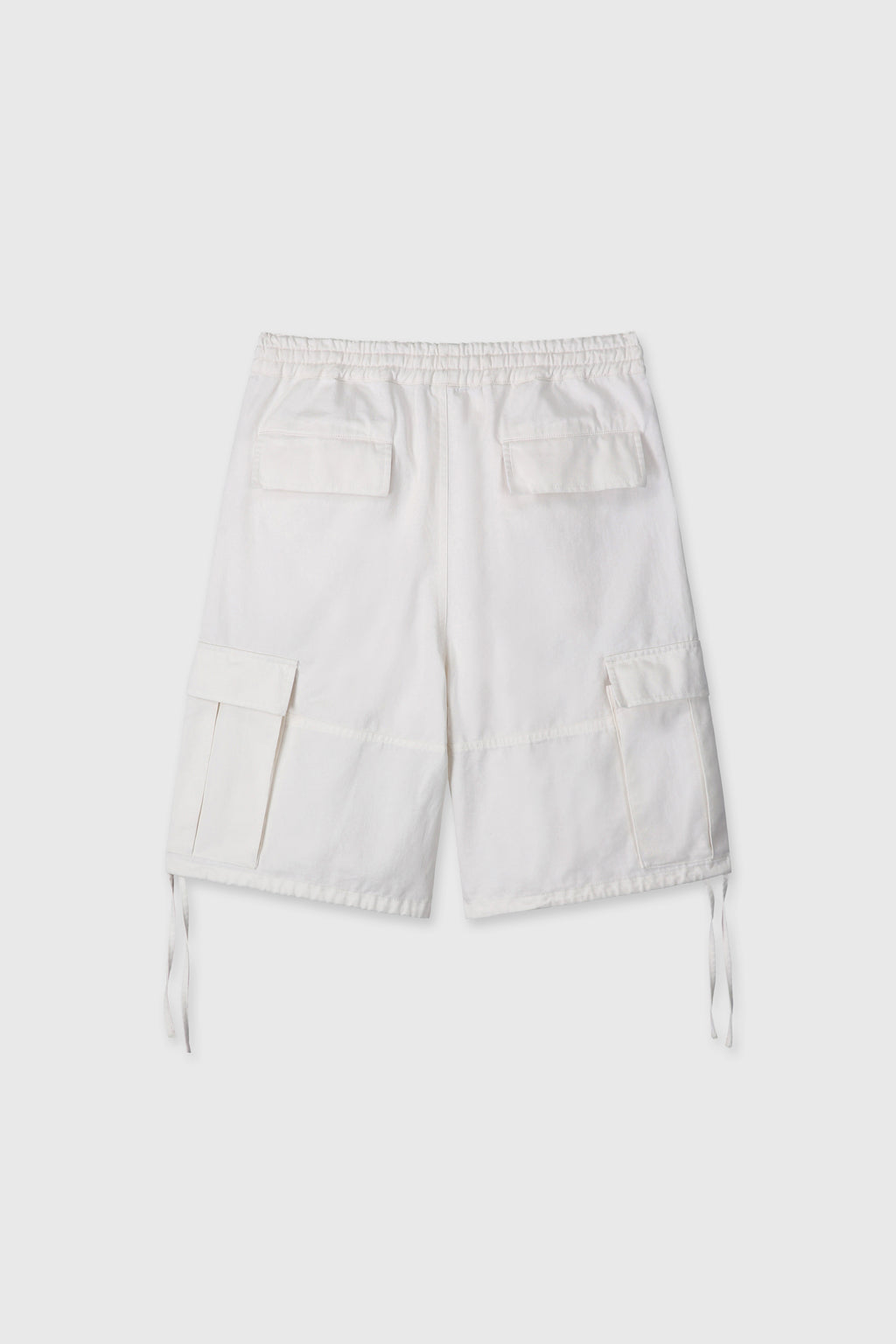 (W) GARMENT-WASHED CARGO SHORTS_ OFF WHITE