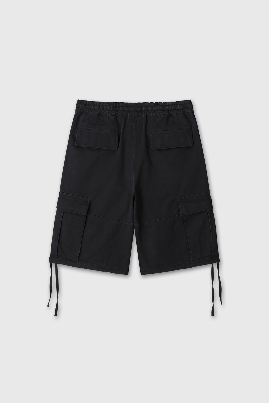 (W) GARMENT-WASHED CARGO SHORTS_ BLACK