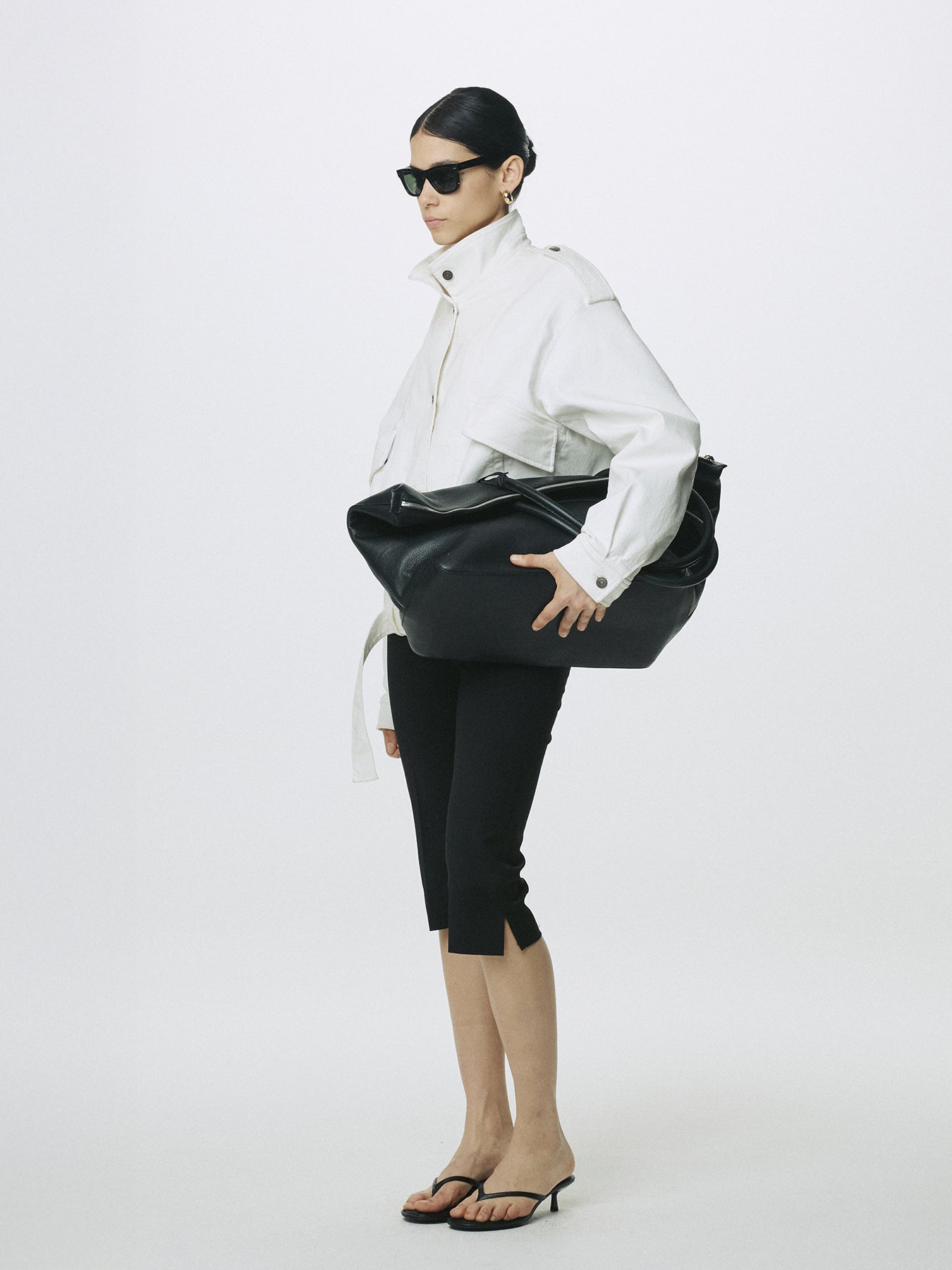 (W) WOOL CAPRI TROUSERS_ BLACK