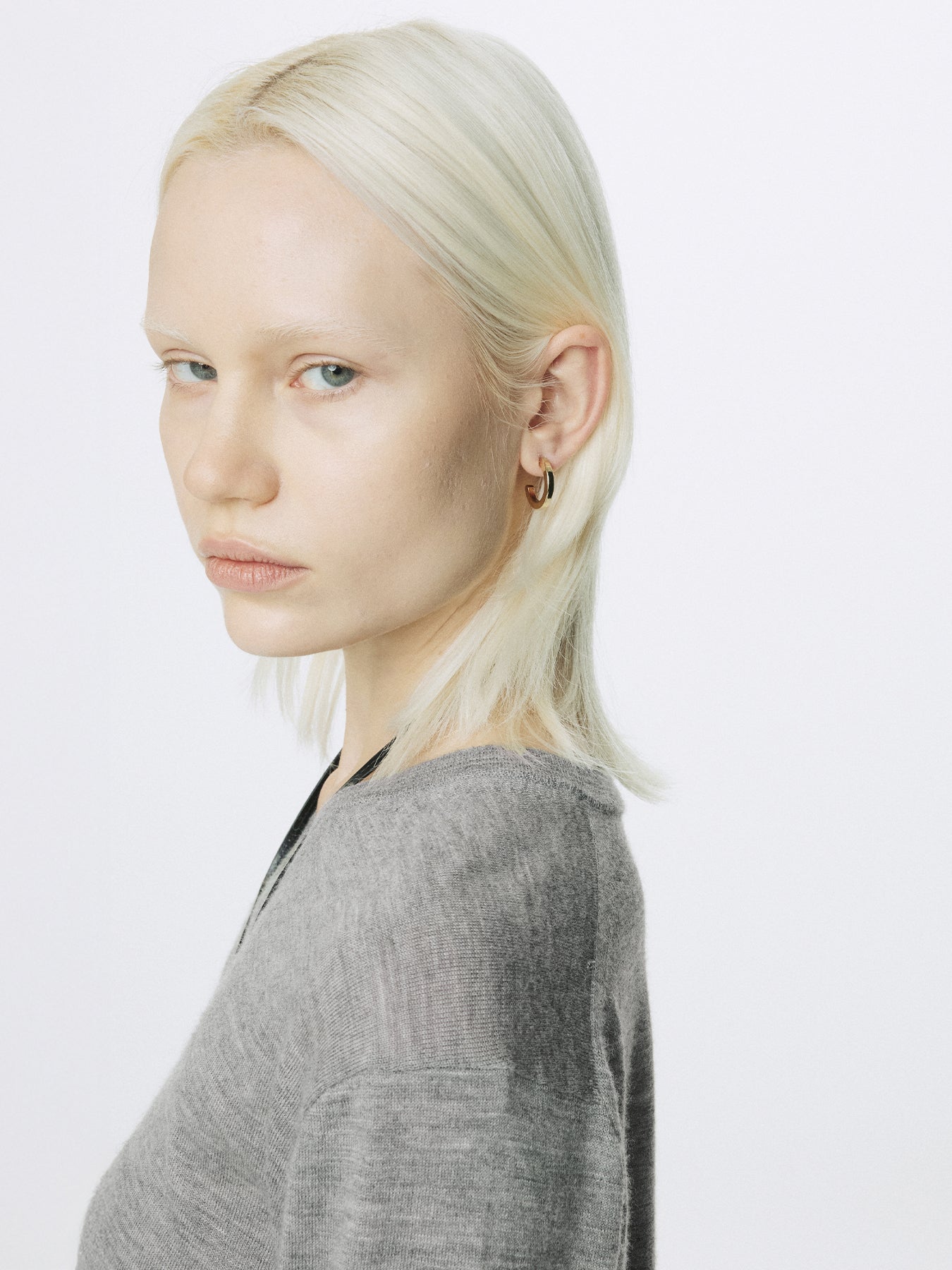 (W) AIRY CASHMERE V-NECK_ MELANGE GREY