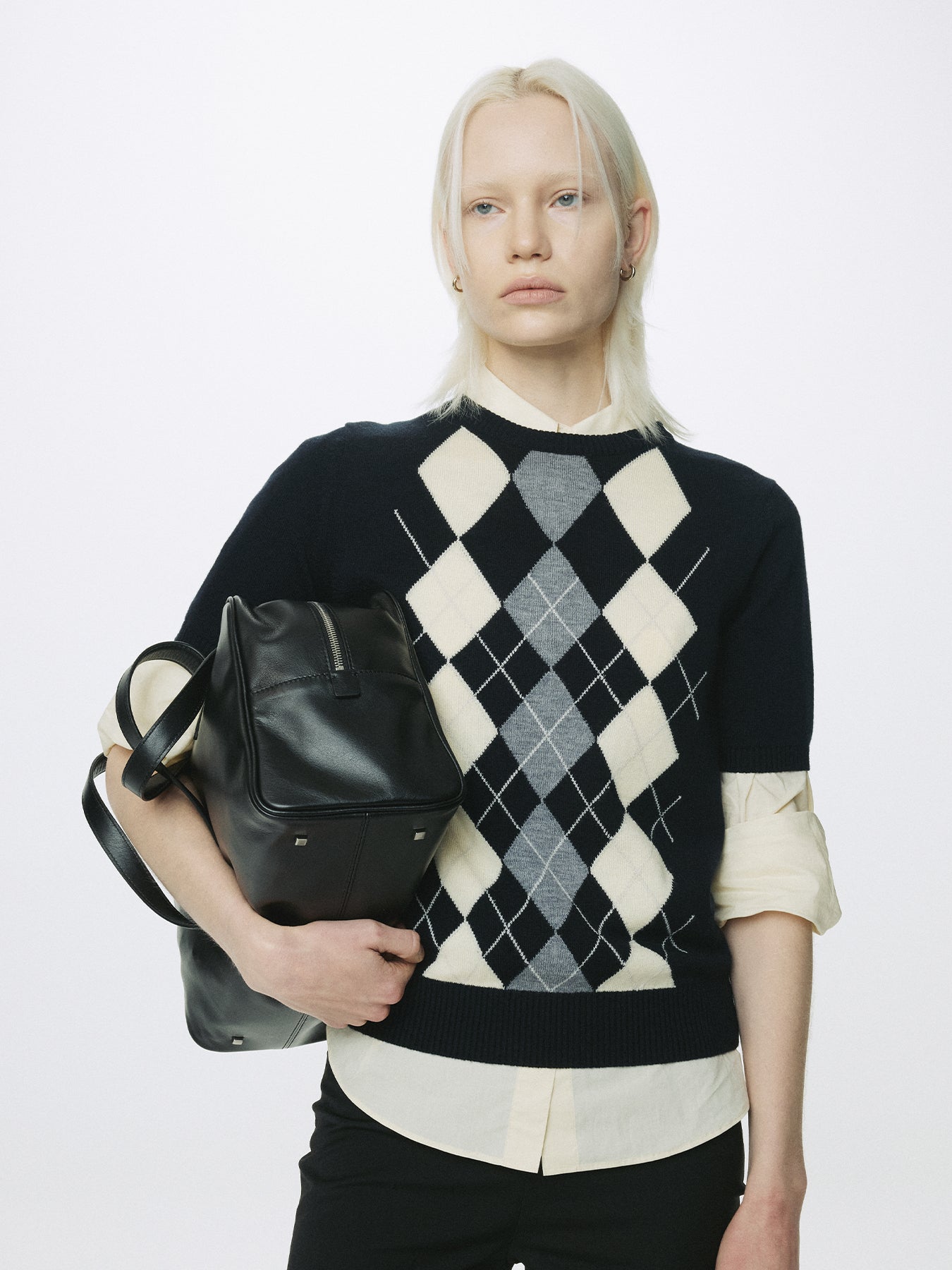 (W) SUPERFINE WOOL ARGYLE CREW NECK SWEATER_ NAVY WAX YELLOW