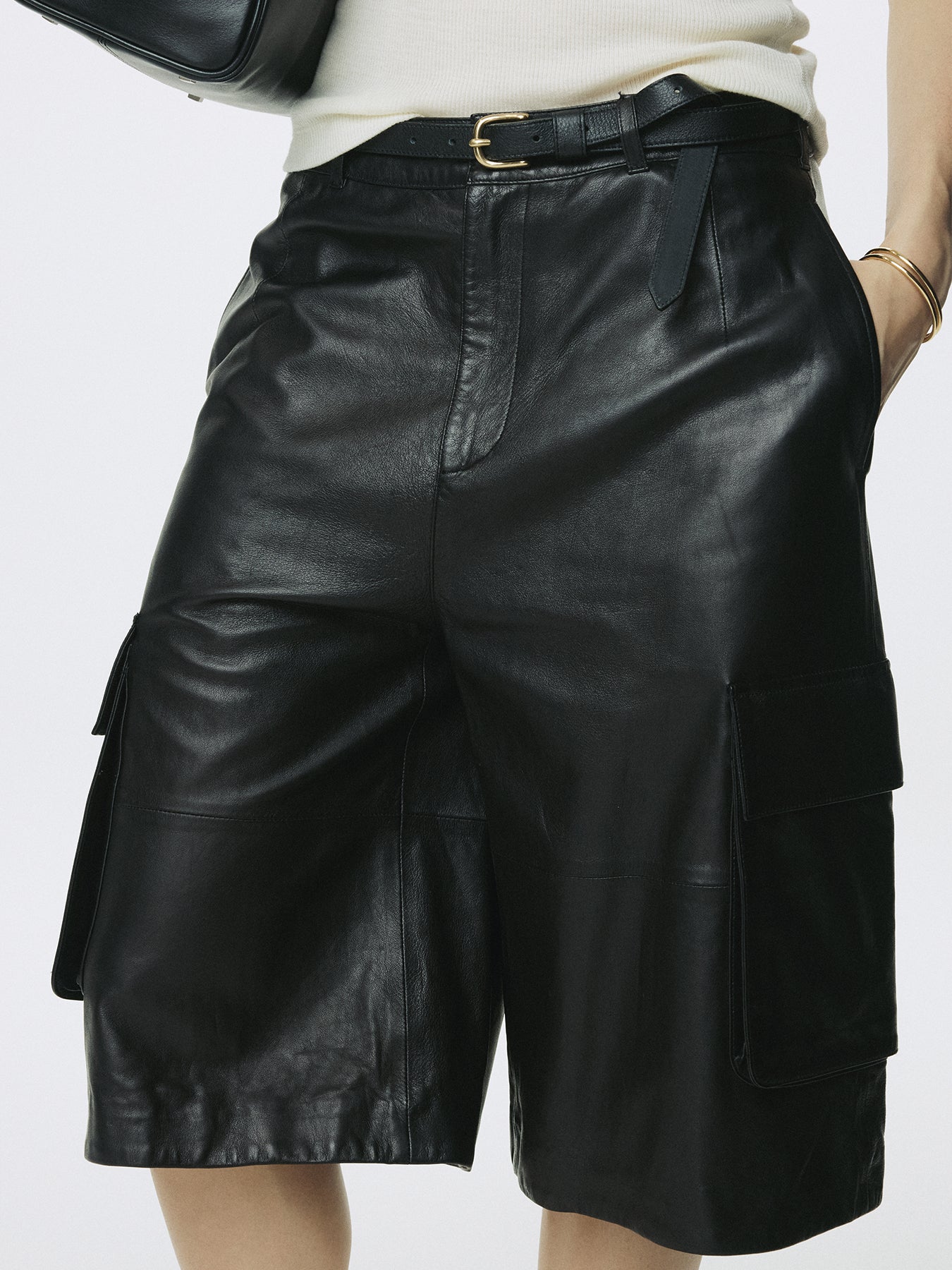 (W) LAMB LEATHER CARGO SHORTS_ BLACK